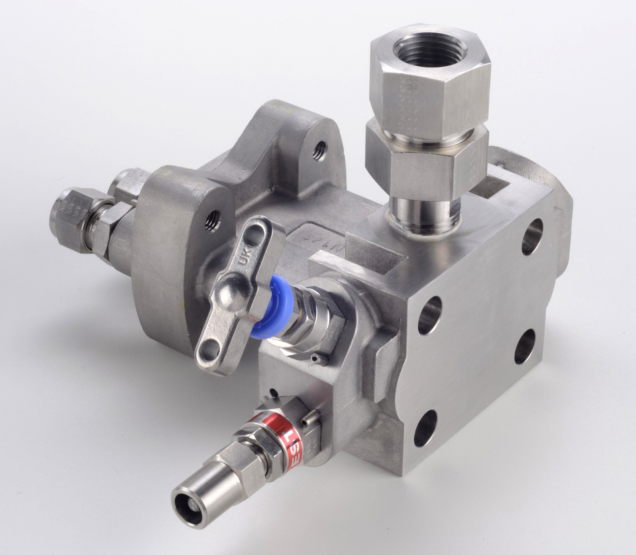 Modular process instrument mounting system offers simple and reliable